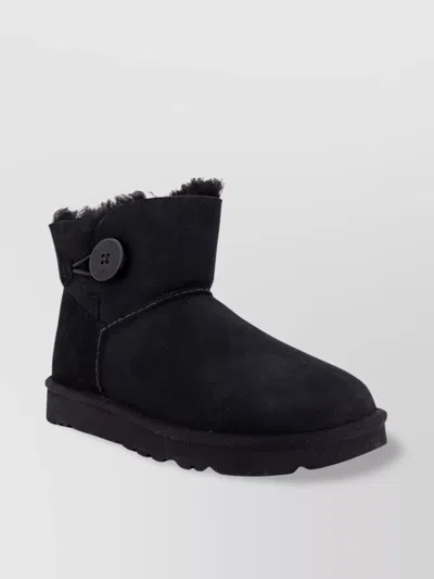 UGG SUEDE ANKLE BOOTS. USA REFERENCE SIZES