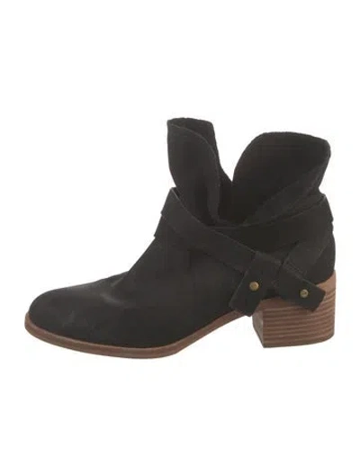 Pre-owned Ugg Suede Boots In Black