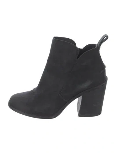 Pre-owned Ugg Suede Boots In Black