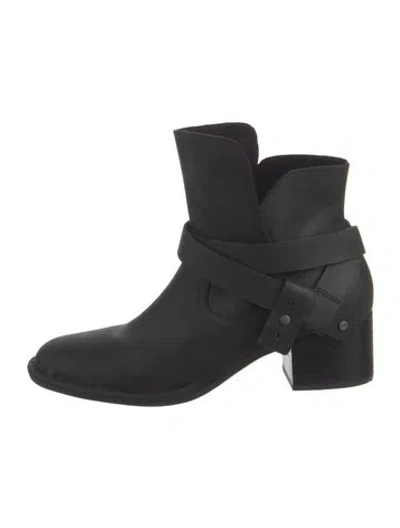 Pre-owned Ugg Suede Boots In Black