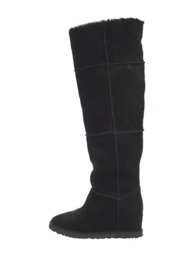 Pre-owned Ugg Suede Boots In Black
