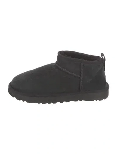 Pre-owned Ugg Suede Boots In Black