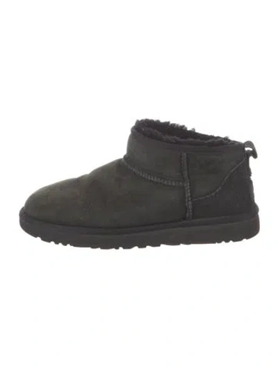 Pre-owned Ugg Suede Boots In Black