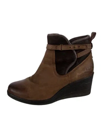 Pre-owned Ugg Suede Boots In Brown
