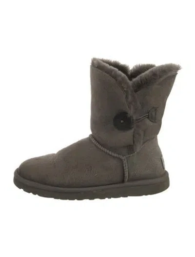 Pre-owned Ugg Suede Boots In Gray