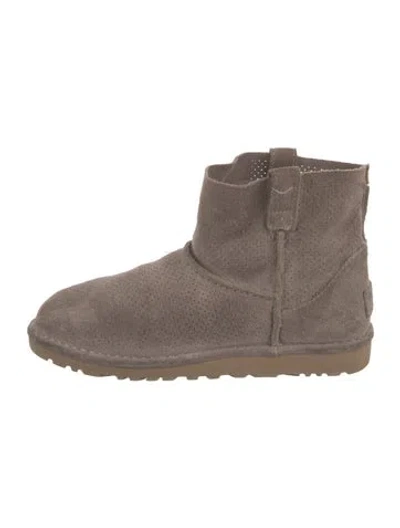 Pre-owned Ugg Suede Boots In Gray