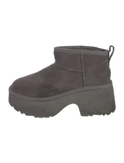 Pre-owned Ugg Suede Boots In Gray