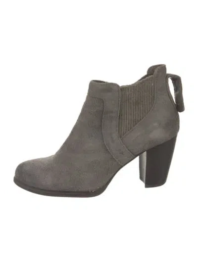Pre-owned Ugg Suede Boots In Gray