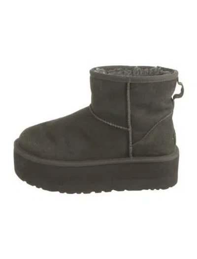Pre-owned Ugg Suede Boots In Green