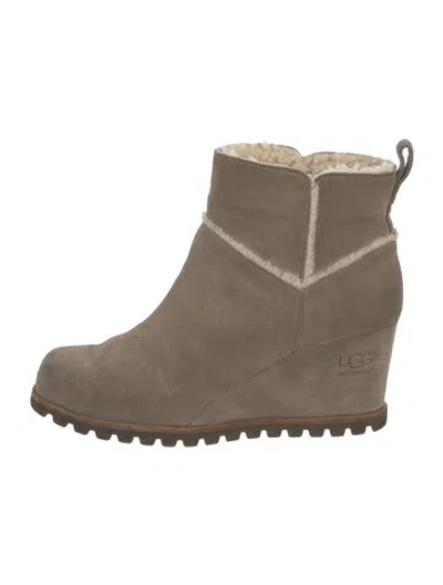 Pre-owned Ugg Suede Boots In Green