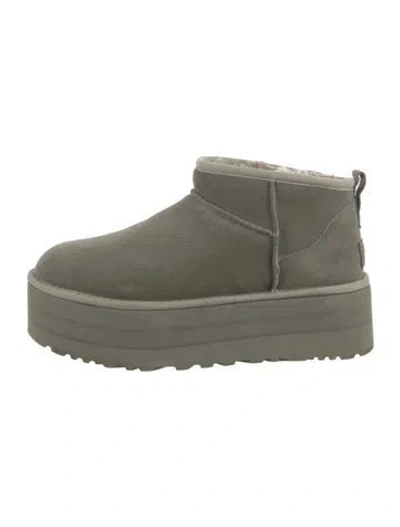 Pre-owned Ugg Suede Boots In Green