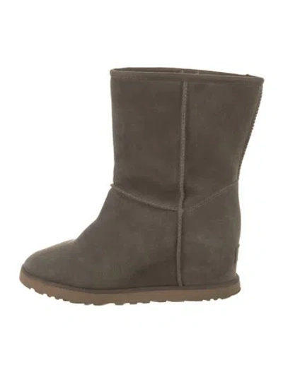 Pre-owned Ugg Suede Boots In Green