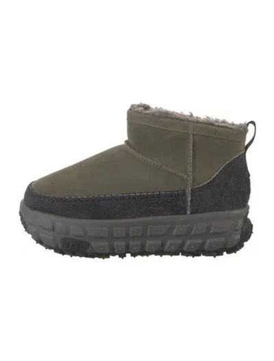 Pre-owned Ugg Suede Boots In Green