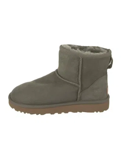 Pre-owned Ugg Suede Boots In Green