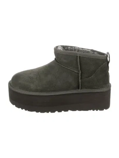 Pre-owned Ugg Suede Boots In Green