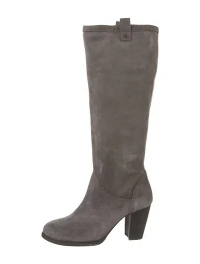 Pre-owned Ugg Suede Boots In Grey