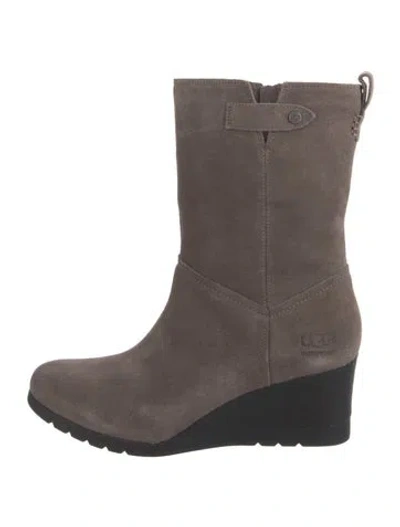 Pre-owned Ugg Suede Boots In Grey