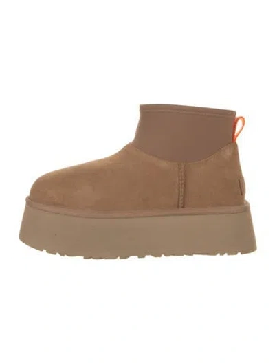 Pre-owned Ugg Suede Boots In Neutral