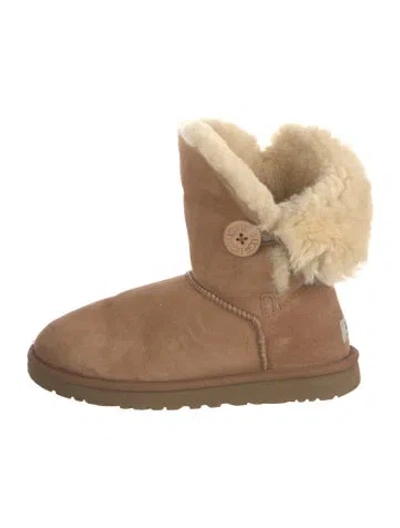 Pre-owned Ugg Suede Boots In Neutral