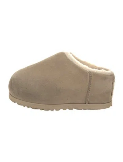 Pre-owned Ugg Suede Boots In Neutral