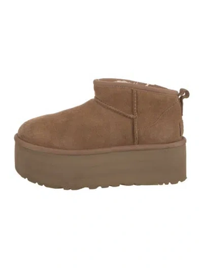 Pre-owned Ugg Suede Boots In Neutral