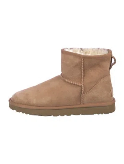 Pre-owned Ugg Suede Boots In Neutral