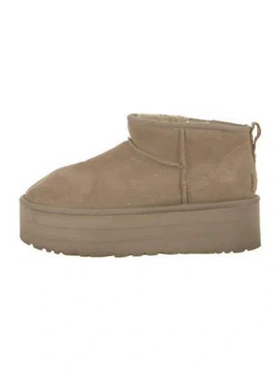 Pre-owned Ugg Suede Boots In Neutral
