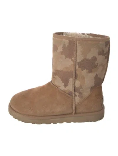 Pre-owned Ugg Suede Boots In Neutral