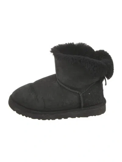 Pre-owned Ugg Suede Bow Accents Boots In Black