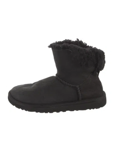 Pre-owned Ugg Suede Bow Accents Boots In Black