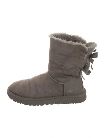Pre-owned Ugg Suede Bow Accents Boots In Grey