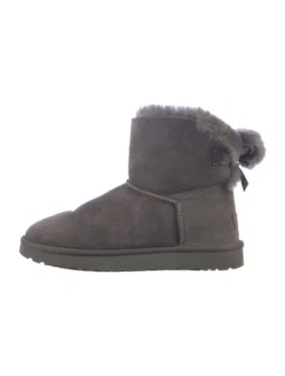 Pre-owned Ugg Suede Bow Accents Boots In Grey