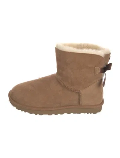 Pre-owned Ugg Suede Bow Accents Boots In Neutral