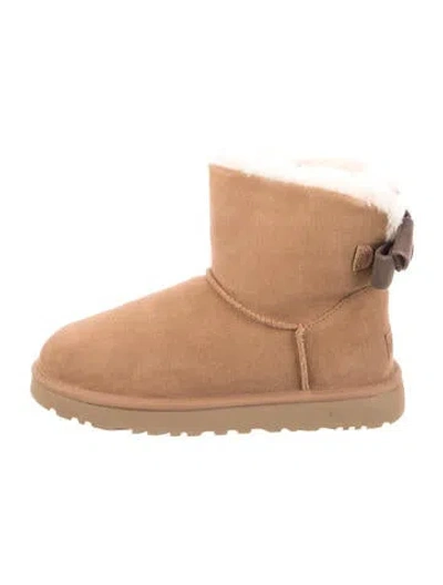 Pre-owned Ugg Suede Bow Accents Boots In Neutral