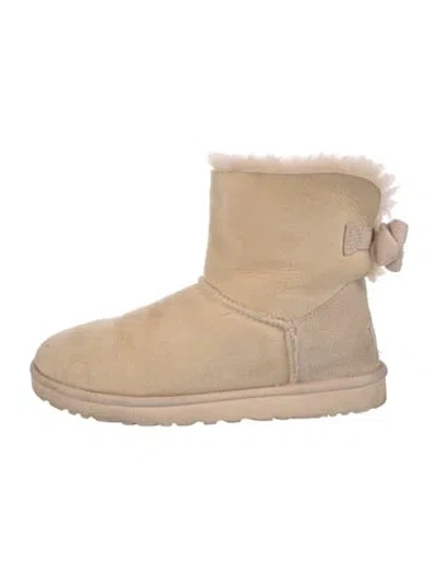 Pre-owned Ugg Suede Bow Accents Boots In Neutral