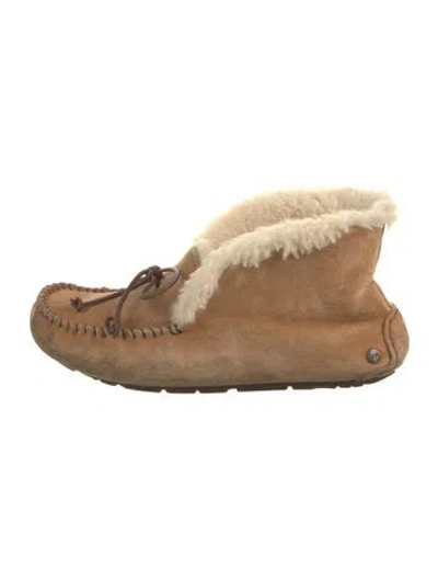 Pre-owned Ugg Suede Bow Accents Boots In Neutrals