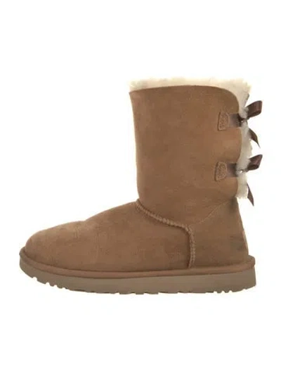 Pre-owned Ugg Suede Bow Accents Boots In Neutrals