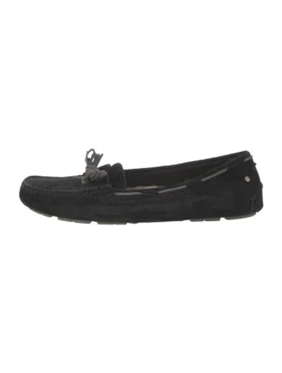 Pre-owned Ugg Suede Bow Accents Moccasins In Black