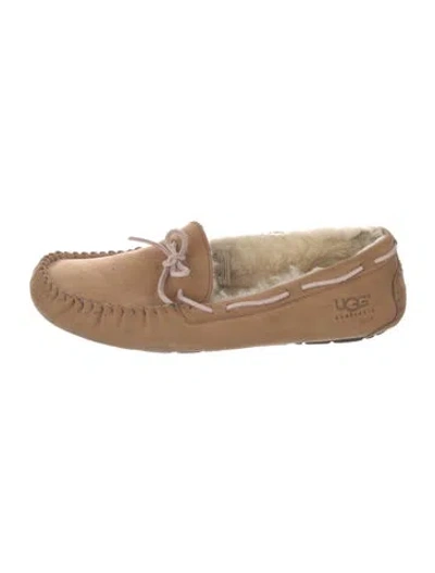 Pre-owned Ugg Suede Bow Accents Moccasins In Neutral
