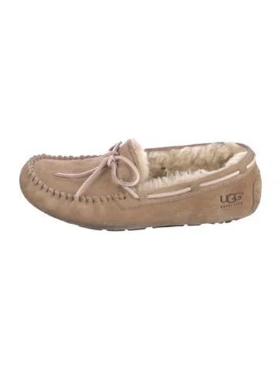 Pre-owned Ugg Suede Bow Accents Moccasins In Neutral