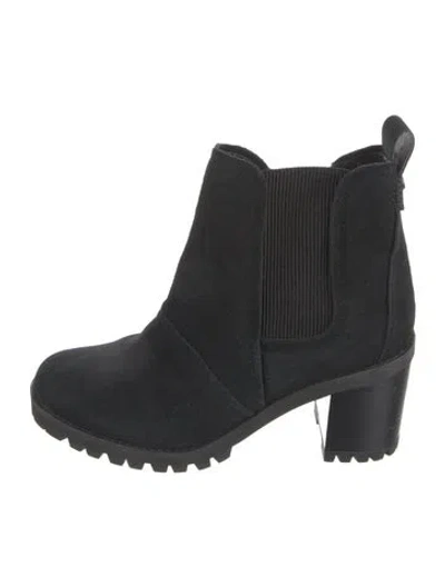 Pre-owned Ugg Suede Chelsea Boots In Black