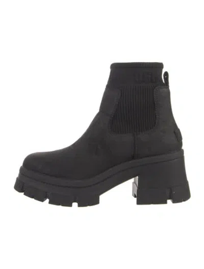 Pre-owned Ugg Suede Chelsea Boots In Black
