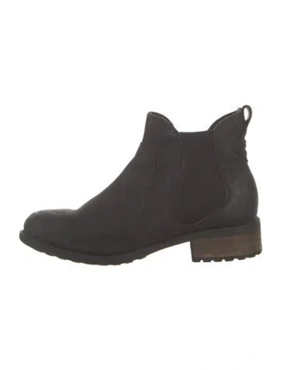 Pre-owned Ugg Suede Chelsea Boots In Black