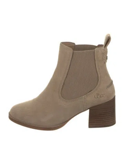 Pre-owned Ugg Suede Chelsea Boots In Neutral