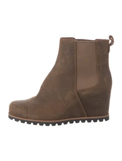 Pre-owned Ugg Suede Chelsea Boots In Neutrals