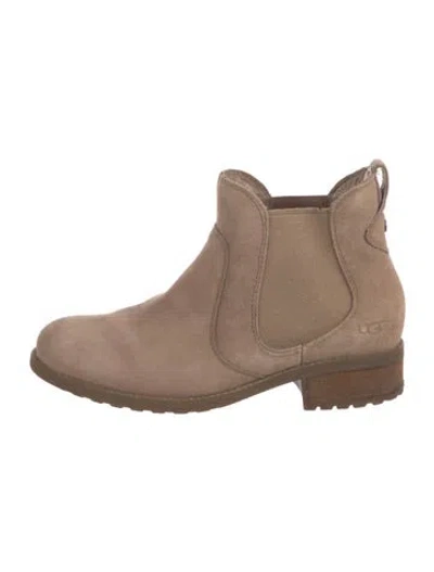 Pre-owned Ugg Suede Chelsea Boots In Neutrals