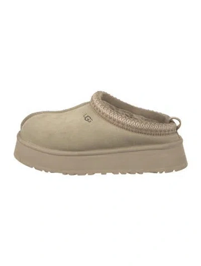 Pre-owned Ugg Suede Embroidered Accent Slippers In Neutrals