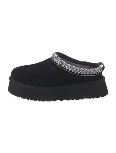 Pre-owned Ugg Suede Embroidered Accent Sneakers In Black