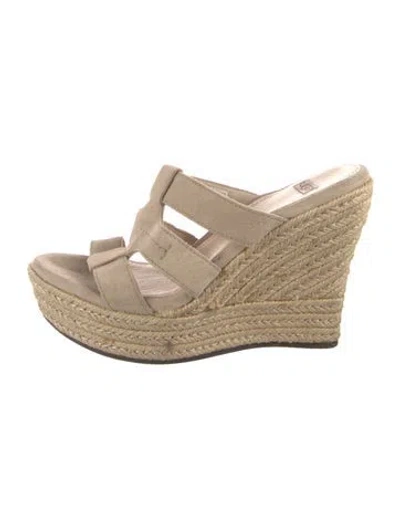 Pre-owned Ugg Suede Espadrilles In Neutral
