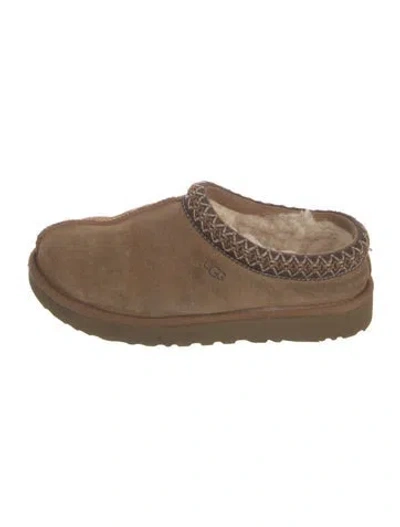 Pre-owned Ugg Suede Flats In Brown